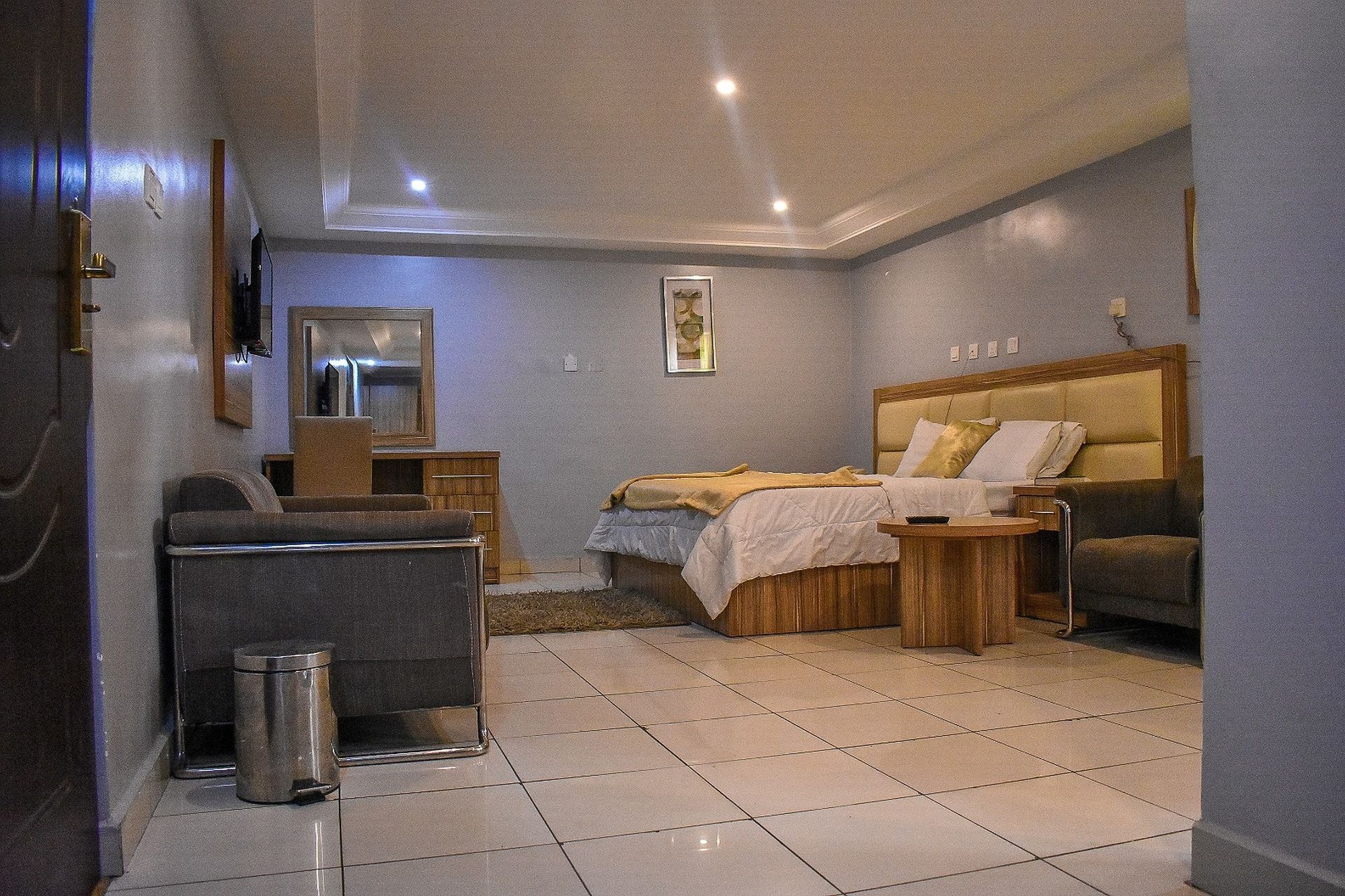 Dublina Suites Festac Town Buitenkant foto