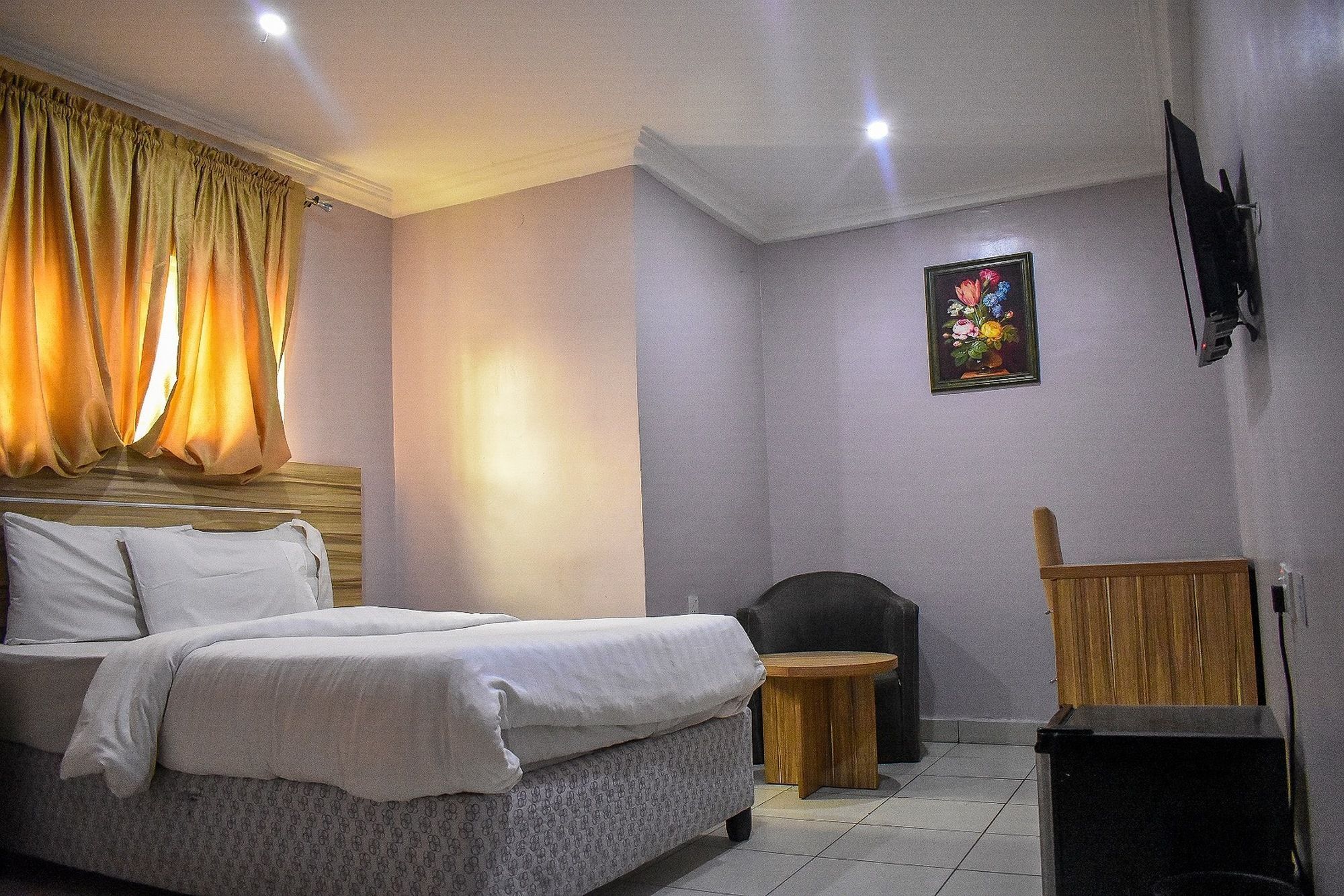 Dublina Suites Festac Town Buitenkant foto