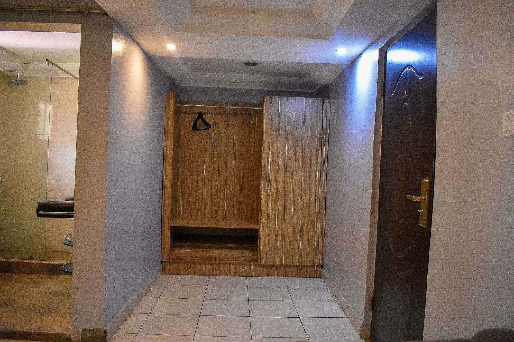 Dublina Suites Festac Town Buitenkant foto